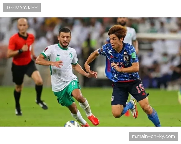 三中卫体系遇高压逼抢 町田利用边中结合撕开蓉城防线 三中卫体系遇高压逼抢 町田利用边中结合撕开蓉城防线